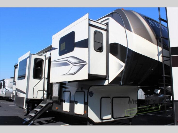 Thumbnail Photo undefined for New 2023 Keystone Alpine 3712KB